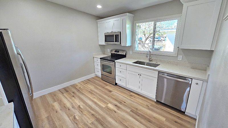 2202 W Heatherbrae Dr photo 2