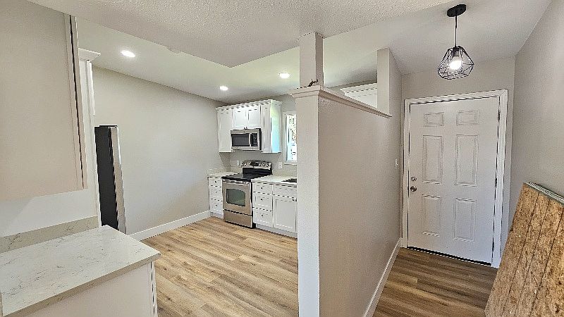 2202 W Heatherbrae Dr photo 4
