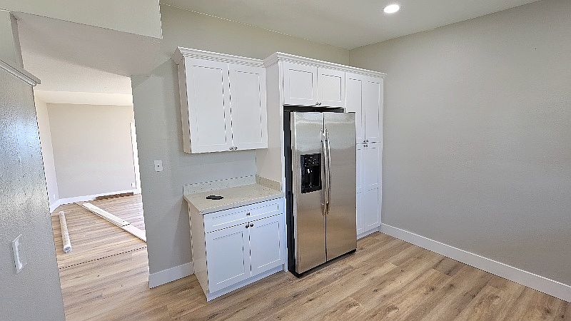 2202 W Heatherbrae Dr photo 3