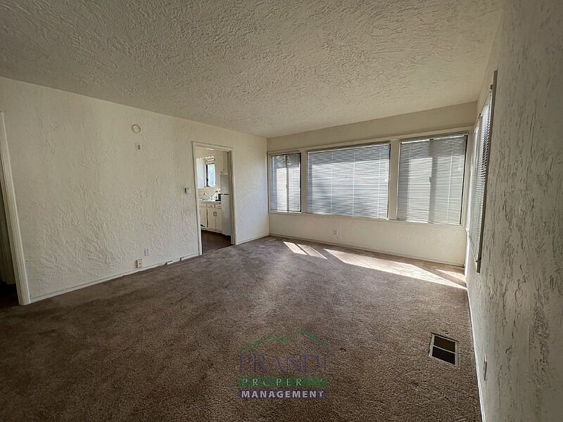 20 Gardner St photo 2