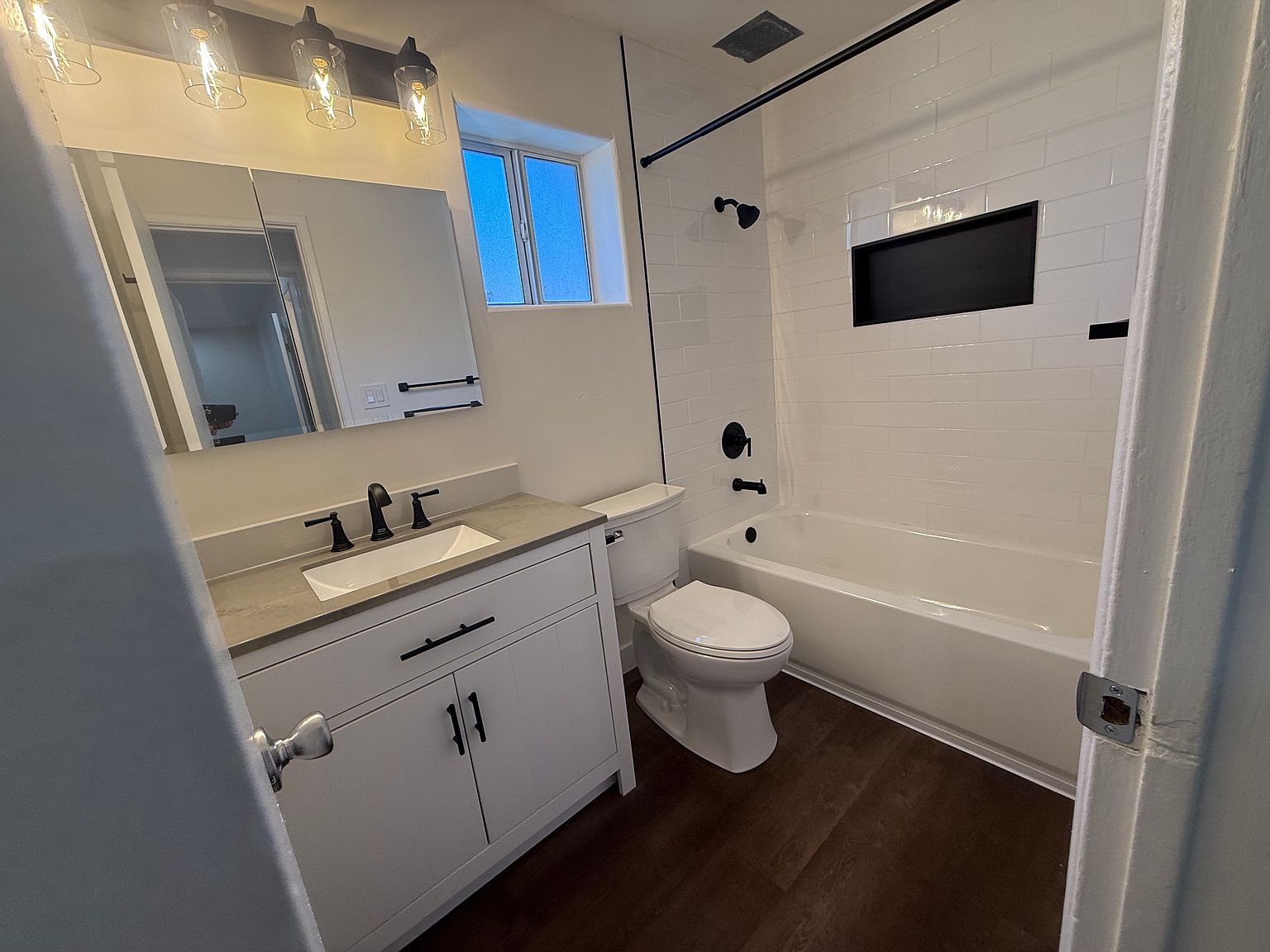 4674 Wilson Ave photo 2