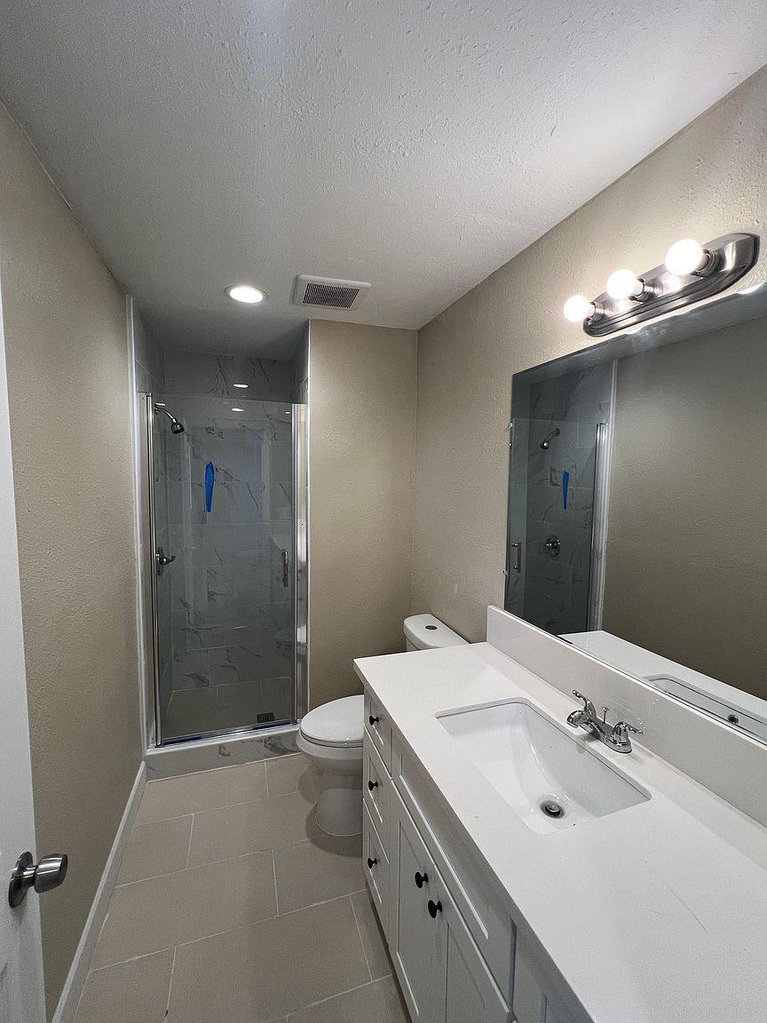 1023 N Citrus Ave photo 3
