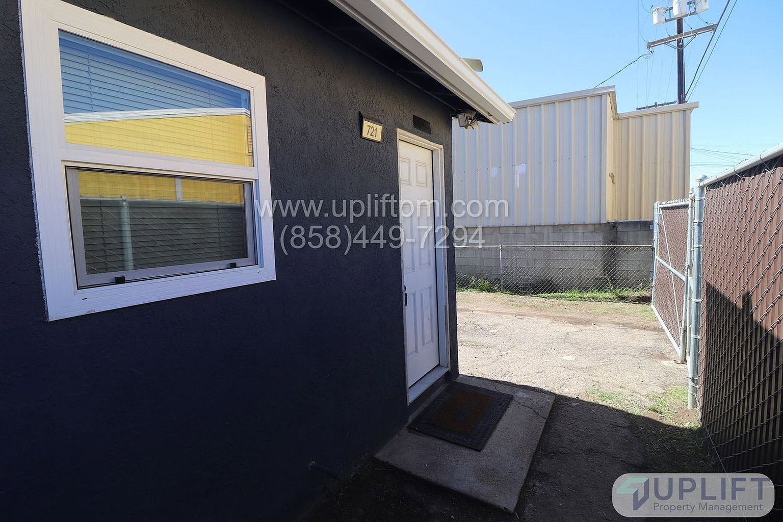 721 D St photo 3
