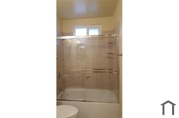 696 Pinewood Dr photo 2