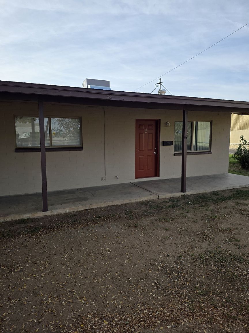 2425 W Montebello Ave photo 2