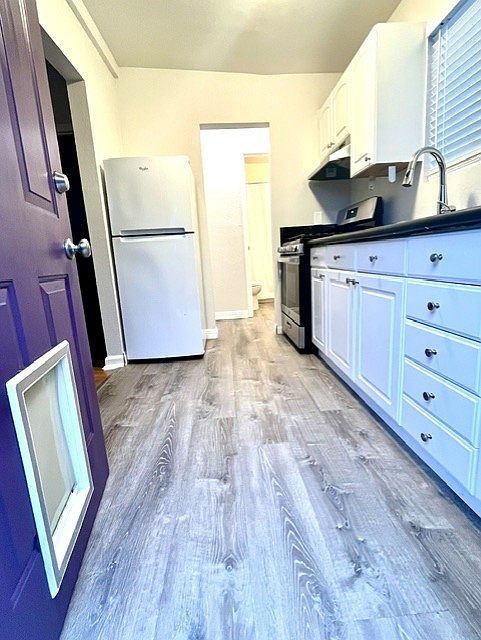 2820 Wallace St photo 5