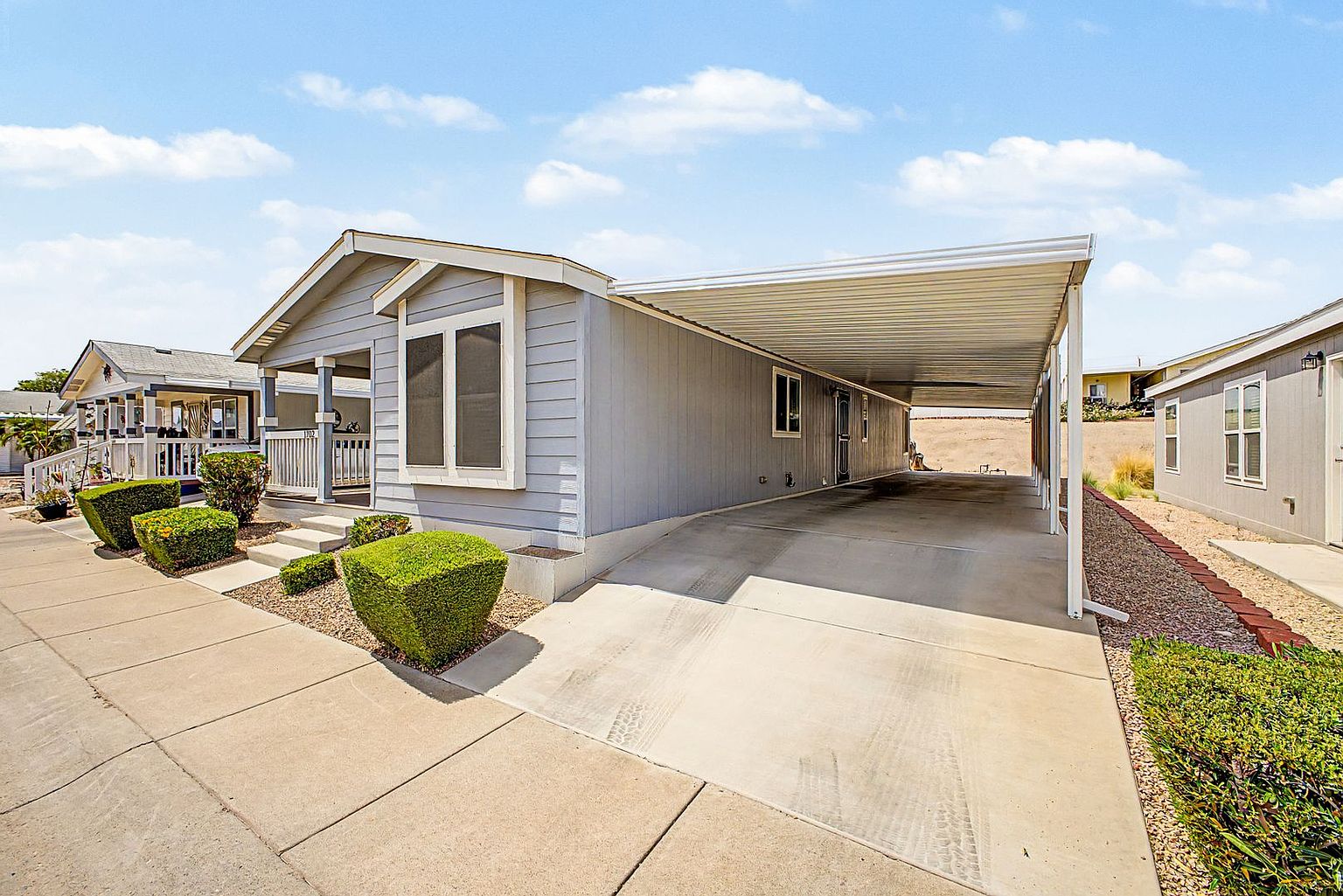 1702 E Michelle Dr Phoenix, AZ 85022 photo 4