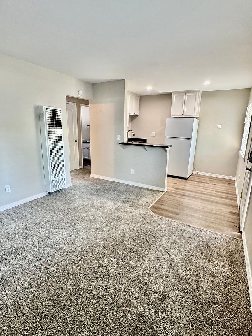 15471 Marty Dr photo 2