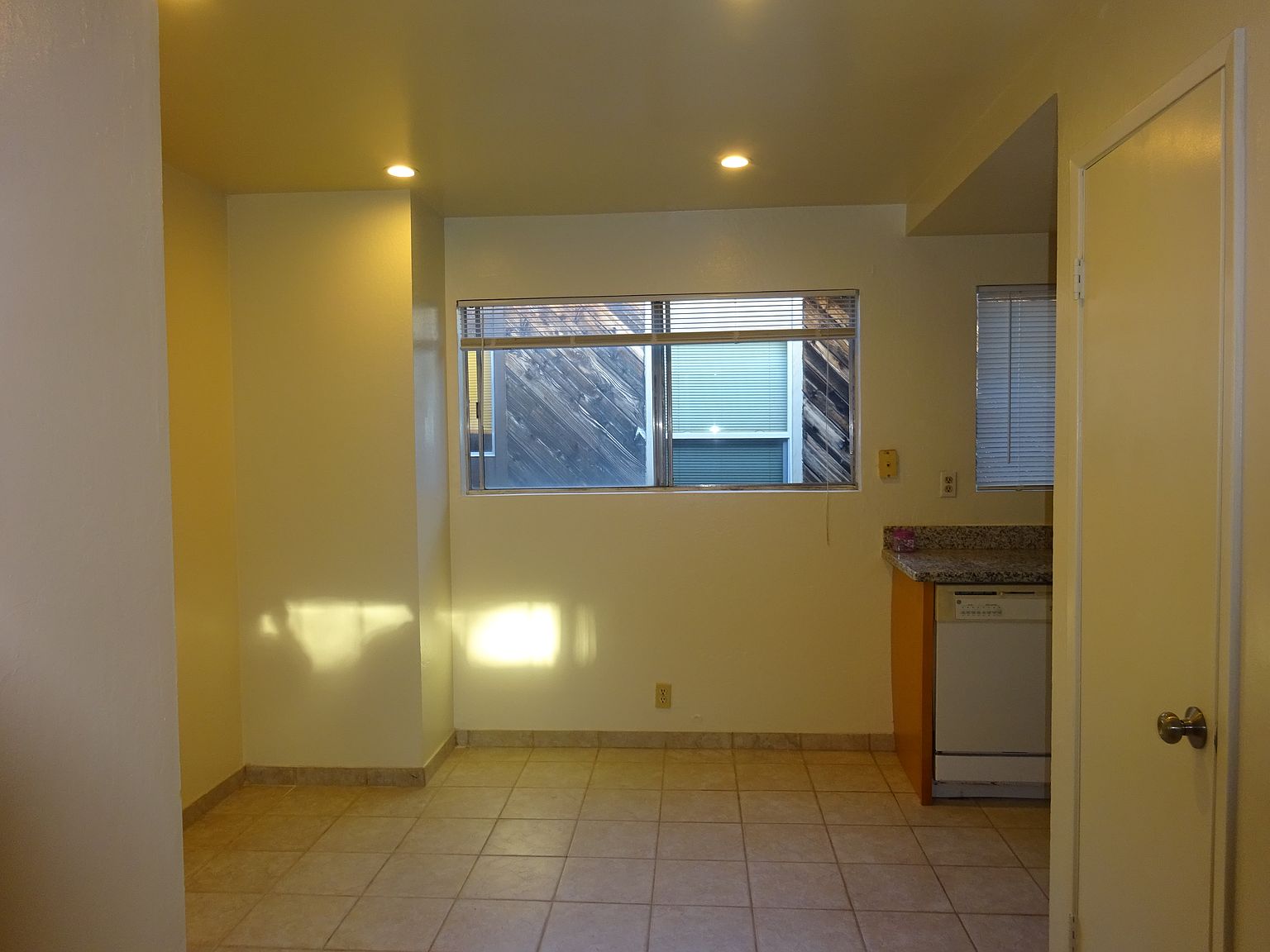 1600 Broadway St photo 5