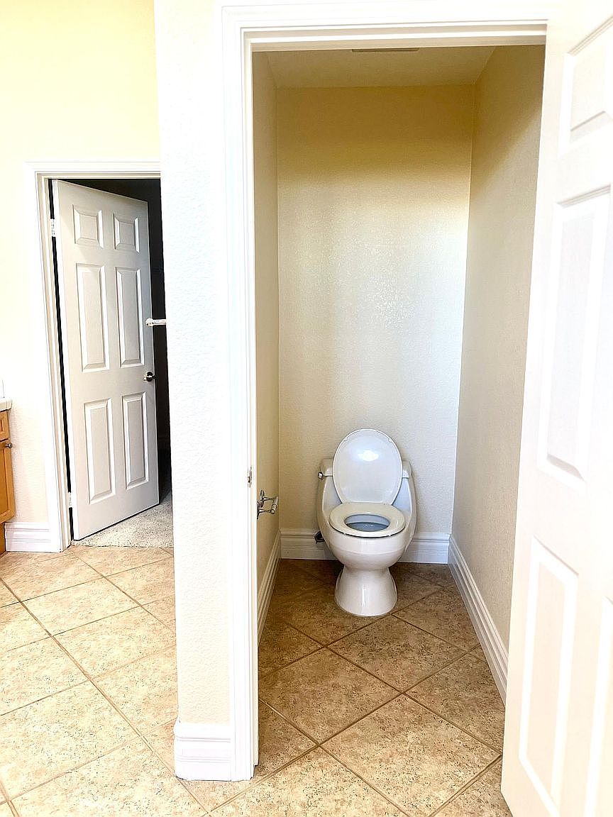 6835 Urubu St photo 5