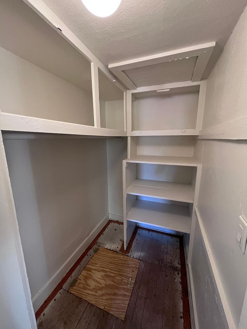 1031 E Palm Ln photo 2