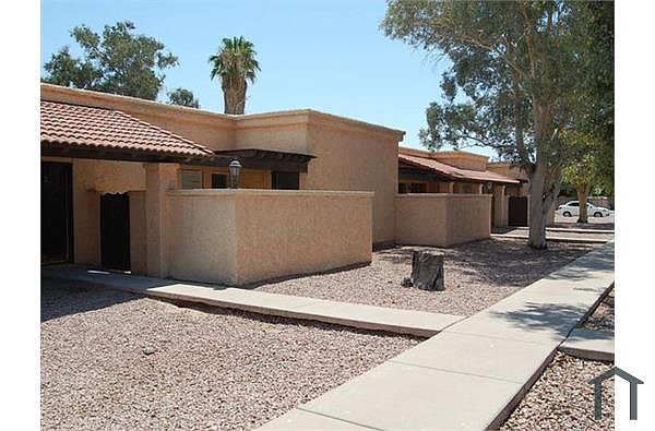 725 N Arrowhead Dr photo 2