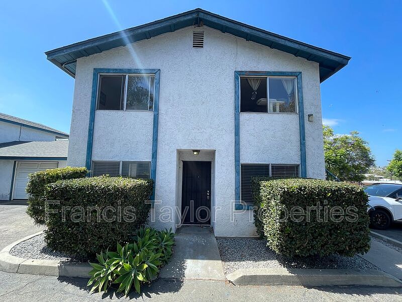 269 Lado De Loma Dr