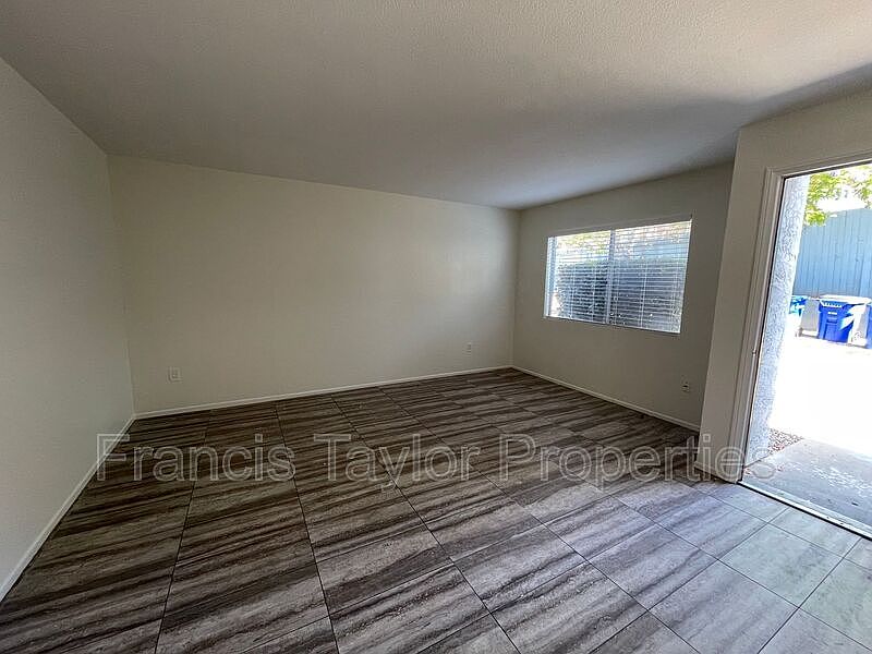 269 Lado De Loma Dr photo 5