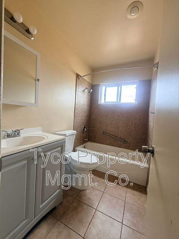 591 D St photo 5