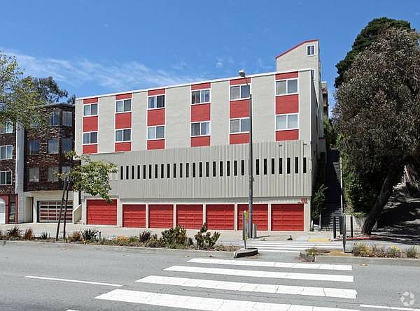 400 Monterey Blvd photo 3