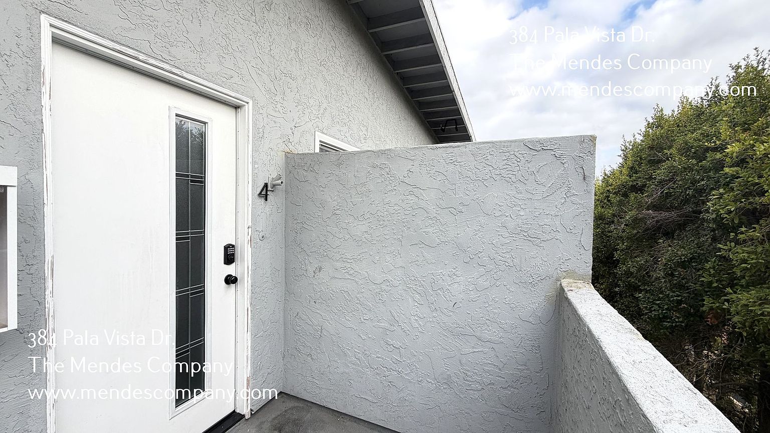 384 Pala Vista Dr photo 2