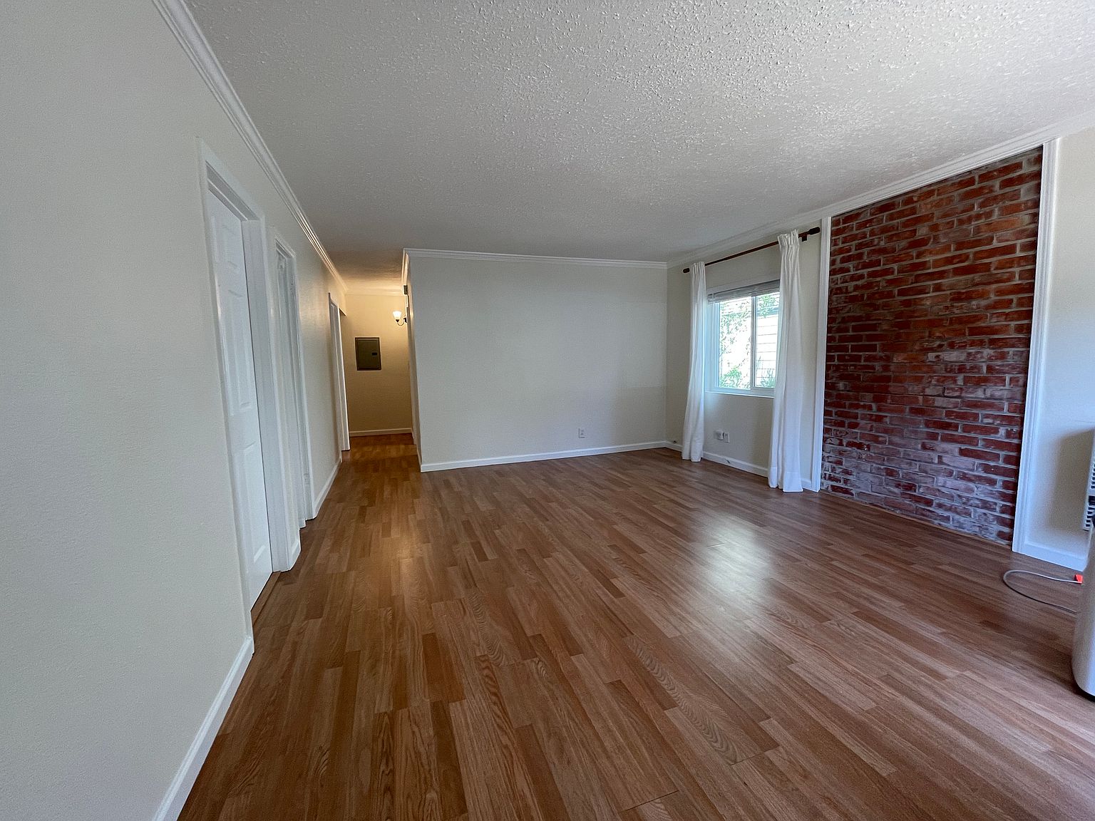 5887 Beaudry St photo 5