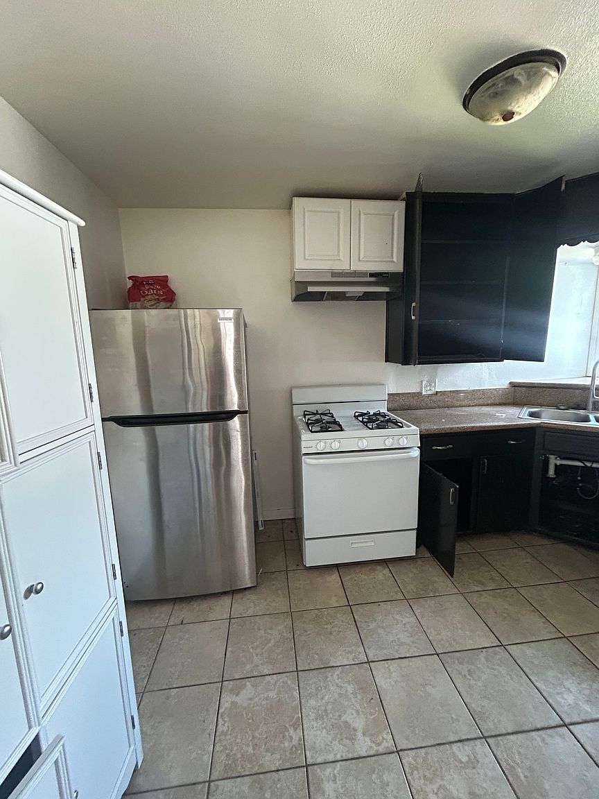 615 Garrett Ave photo 2