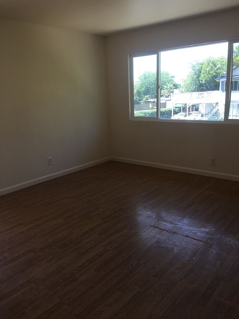 2BR/2BA Duplex on Mohawk Ct · Santa Rosa photo 3