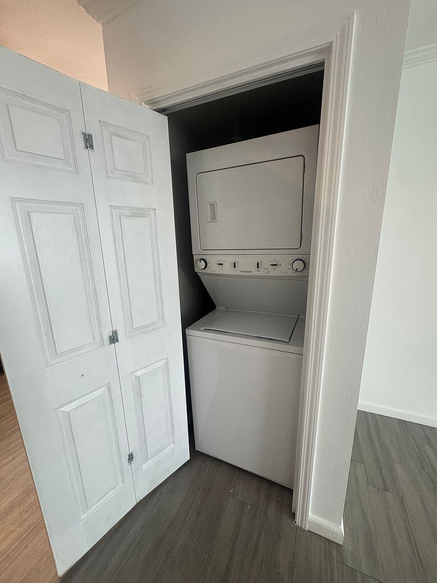 3038 Broadway photo 5