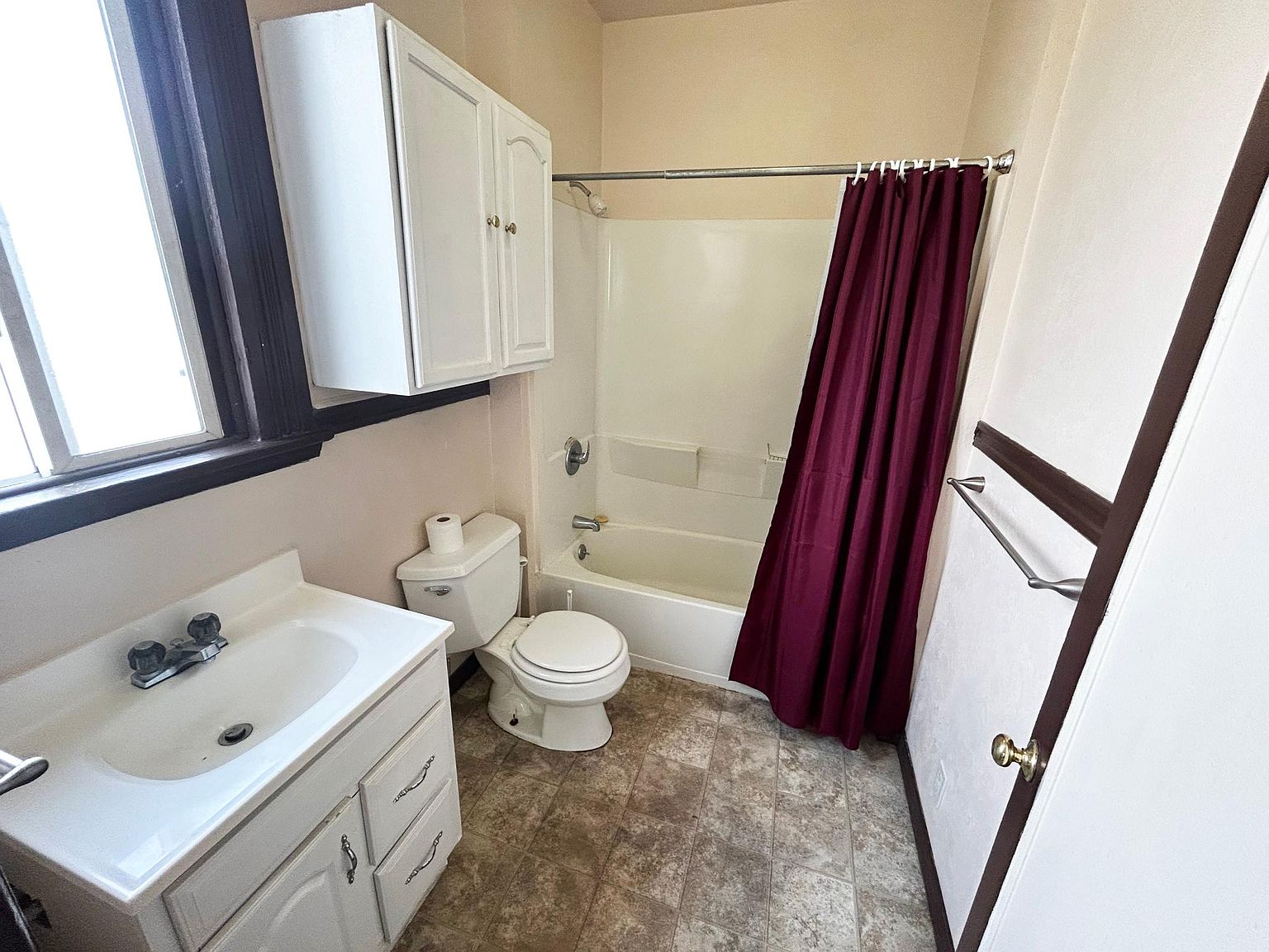 638 Kentucky St photo 2