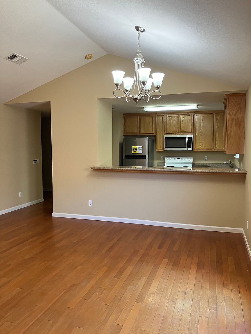 417 Acacia St photo 5
