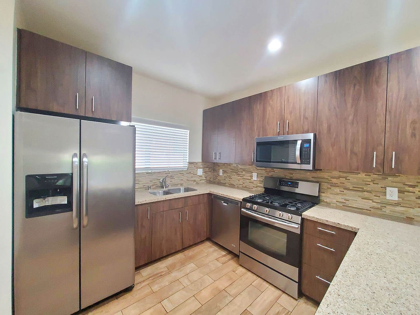 4 beds  2.0 baths photo 4