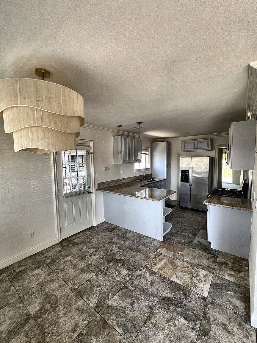 111 Minot Ave photo 4