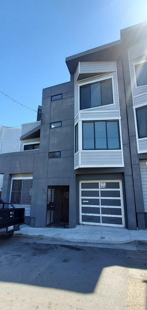 3589 Keith St San Francisco, CA 94124 photo 3