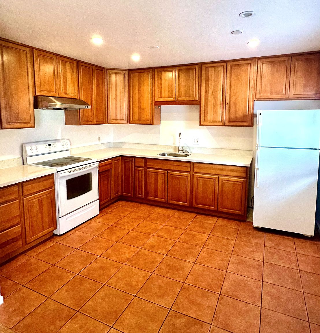 3878 Maybelle Ave photo 4