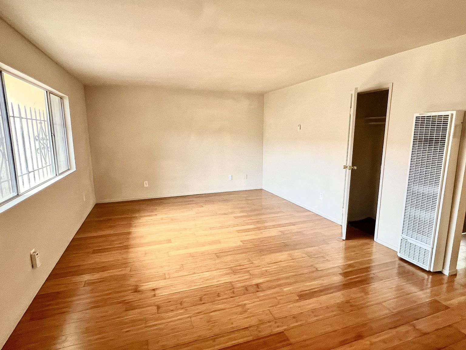 3878 Maybelle Ave photo 2