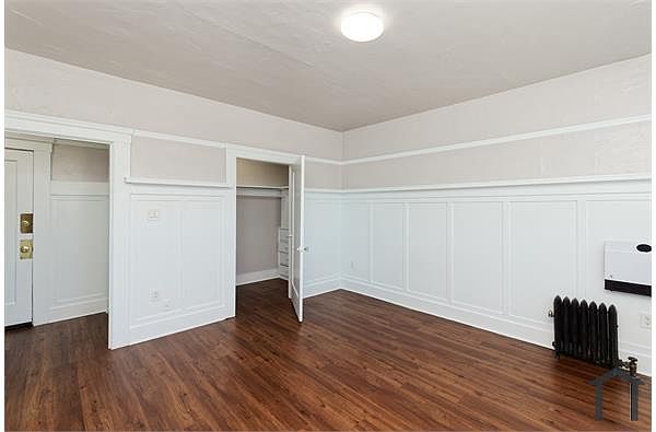 546 Georgia St photo 4