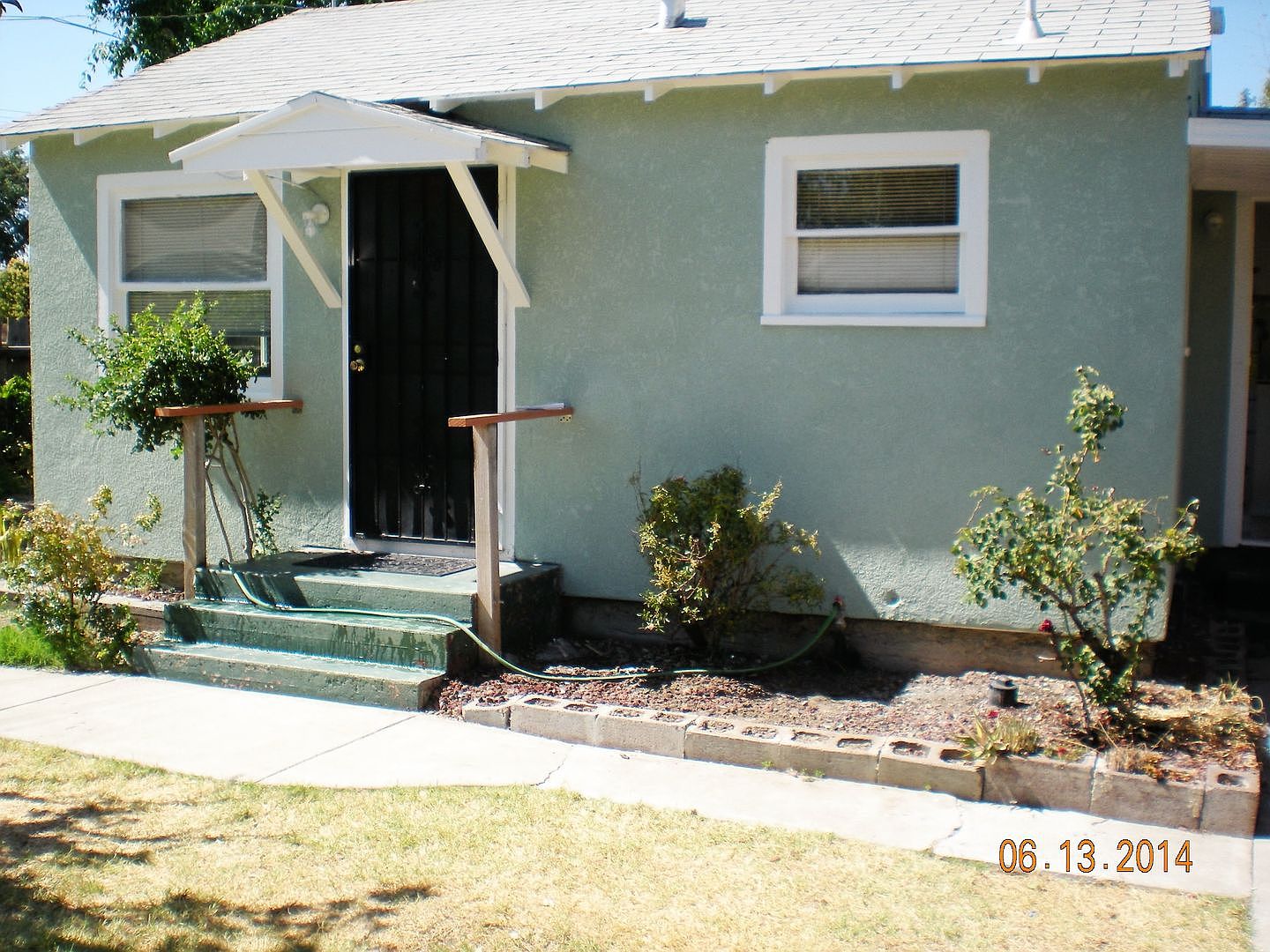 553 W Whittier Ave Tracy, CA 95376 photo 2