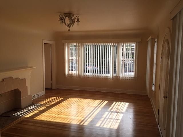 201 Kalmia St photo 2