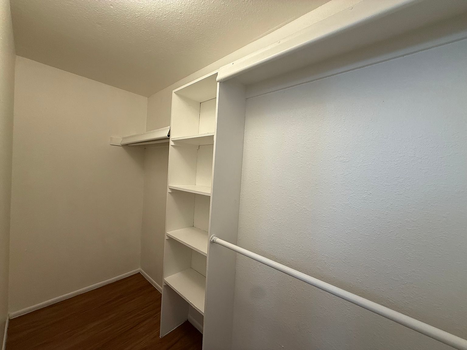 1601 W Denton Ln APT 11 photo 5