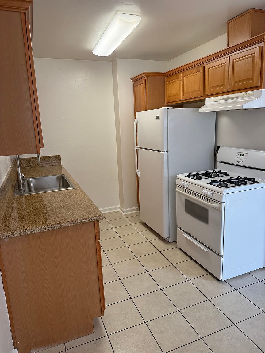 3109 1/2 Nimitz Blvd photo 2