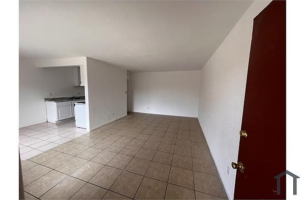 505 Greenbrier photo 2