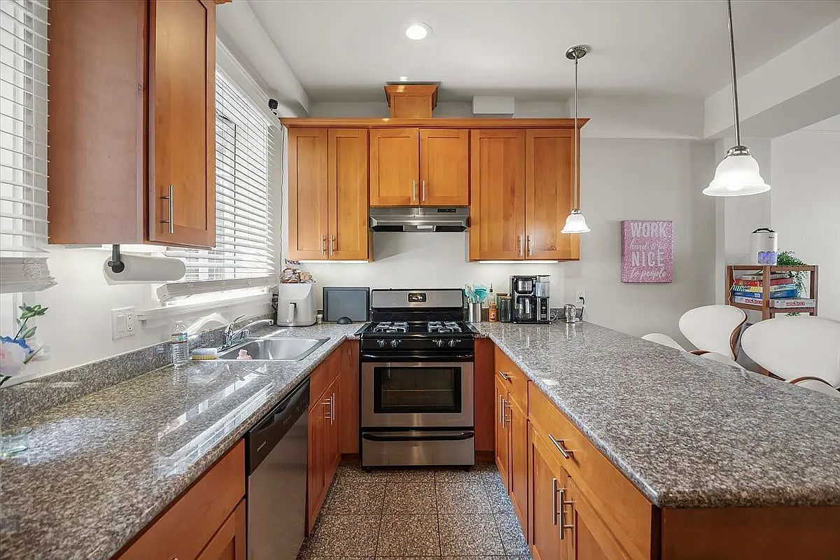 2BR/1BA Apartment on Hyde St · San Francisco photo 5
