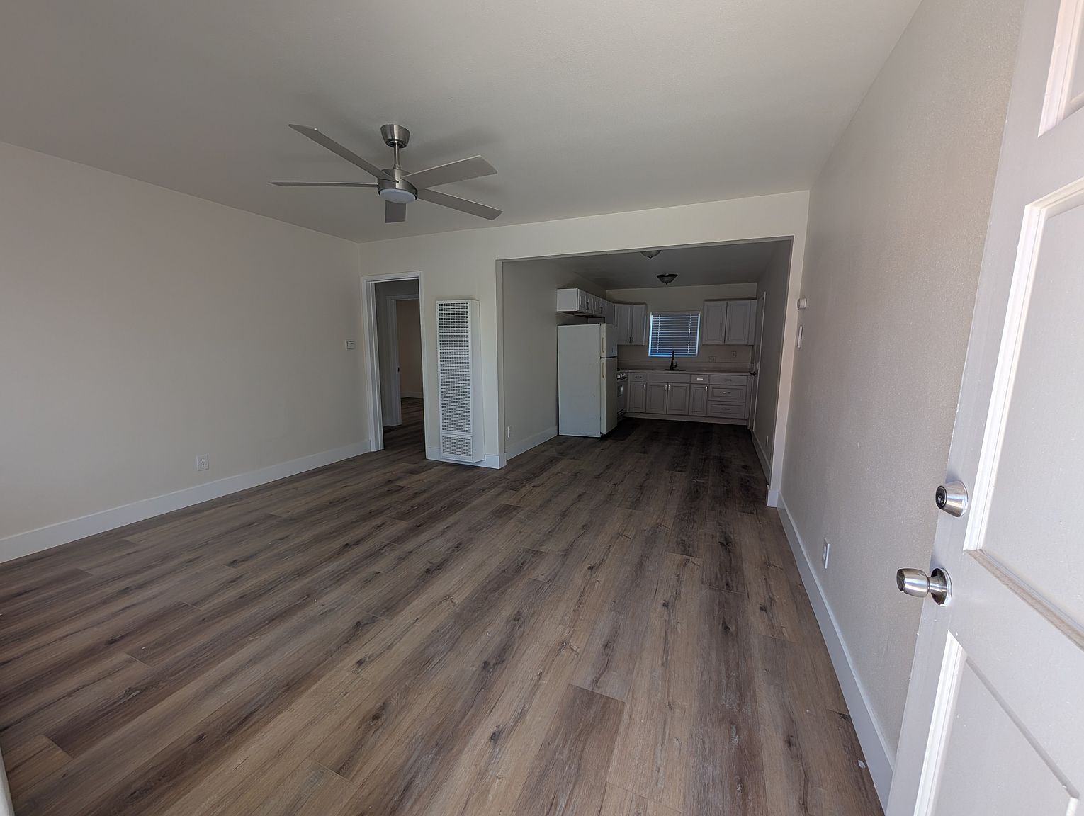 8567 Golden Ave photo 3