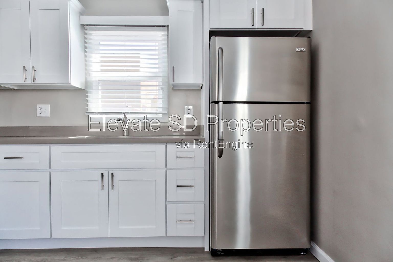 290 2nd Ave photo 4