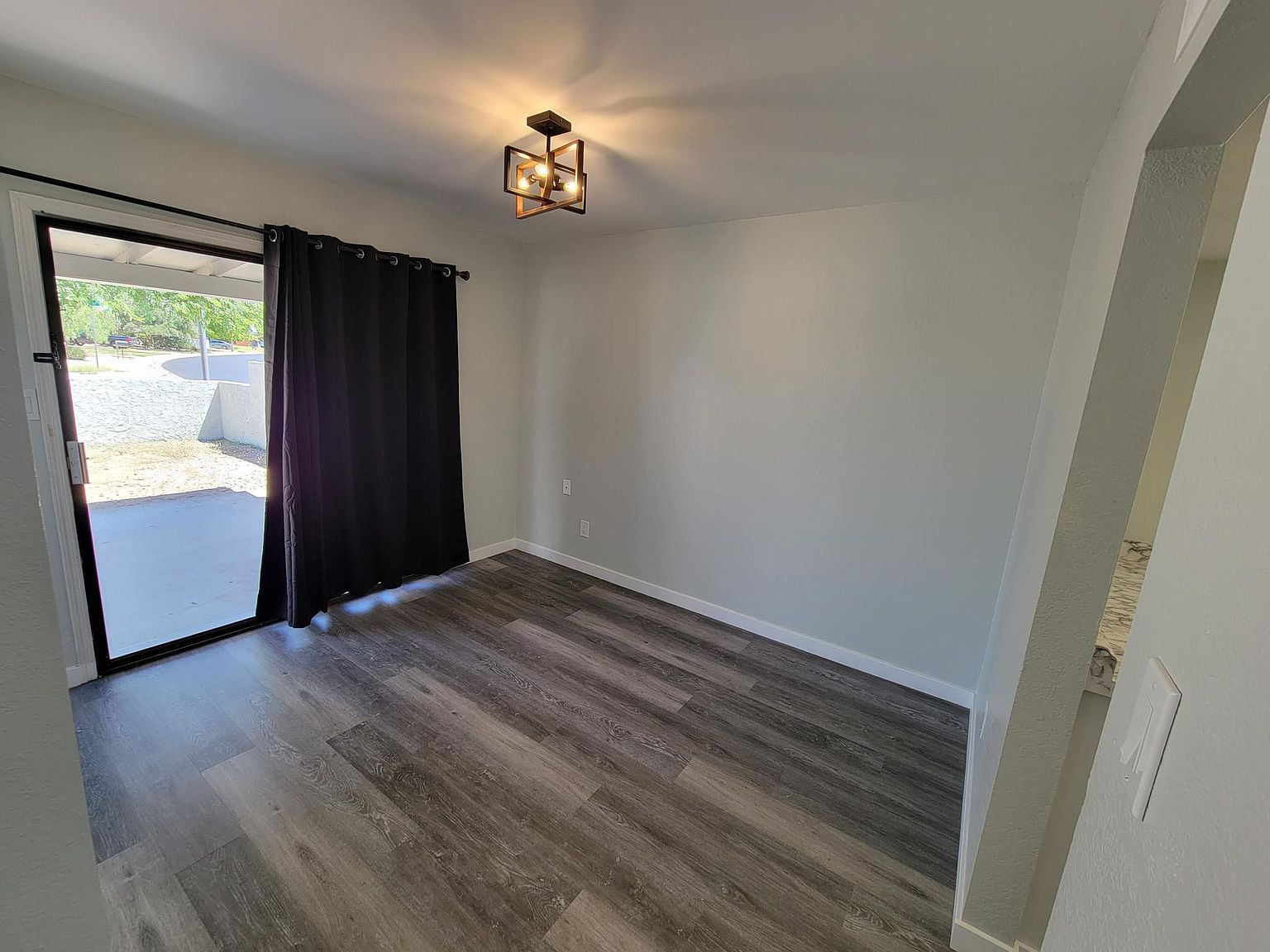 516 N Quinn photo 2