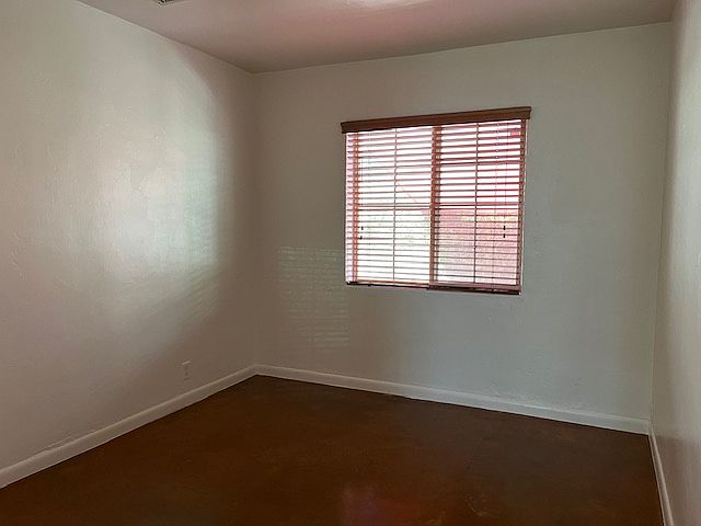 720 W McKinley St photo 5