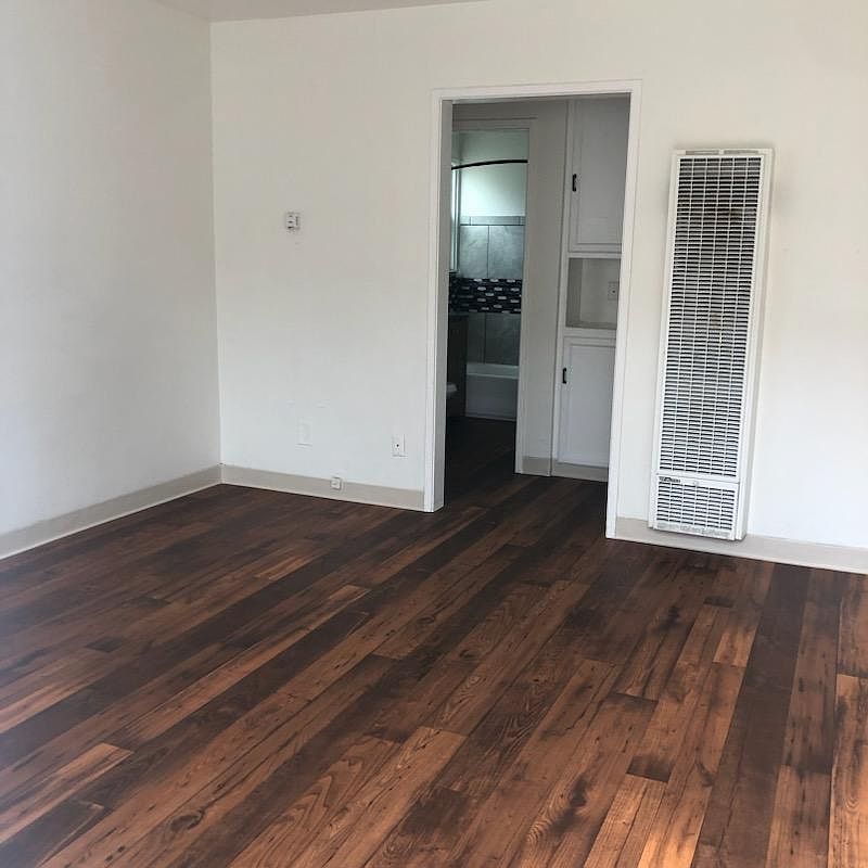 6019 Brooklyn Ave photo 2