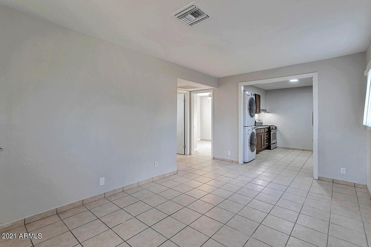 5206 W Ocotillo Rd unit A photo 4