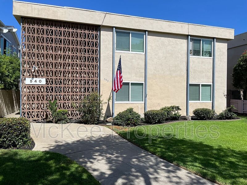 540 G Ave photo 2