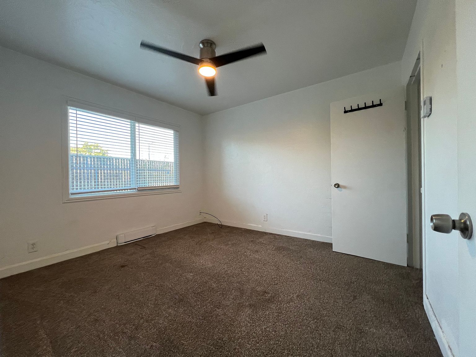 221 Laurel St photo 3