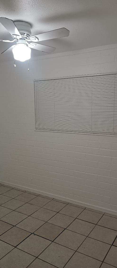 3245 W Jefferson St APT 2 photo 2