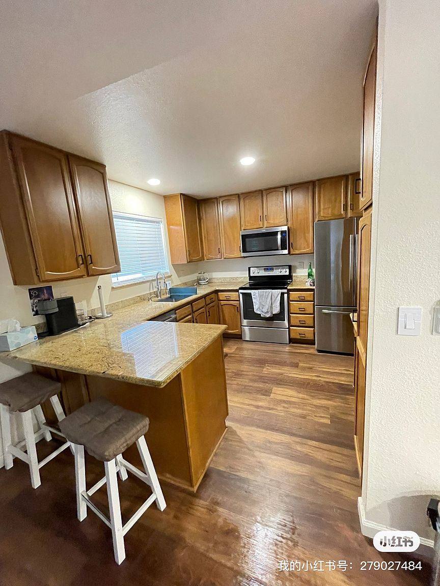 253 Oak Ave photo 5