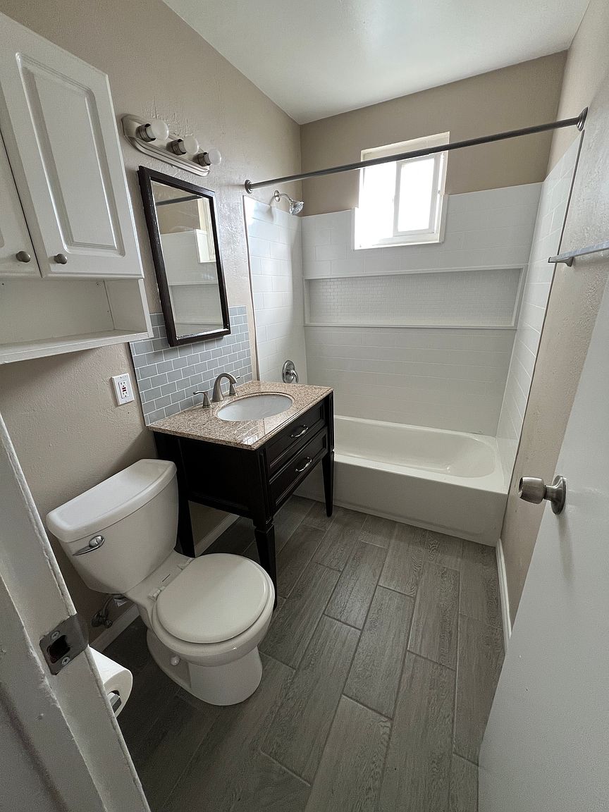 1329 Hemlock Ave photo 3